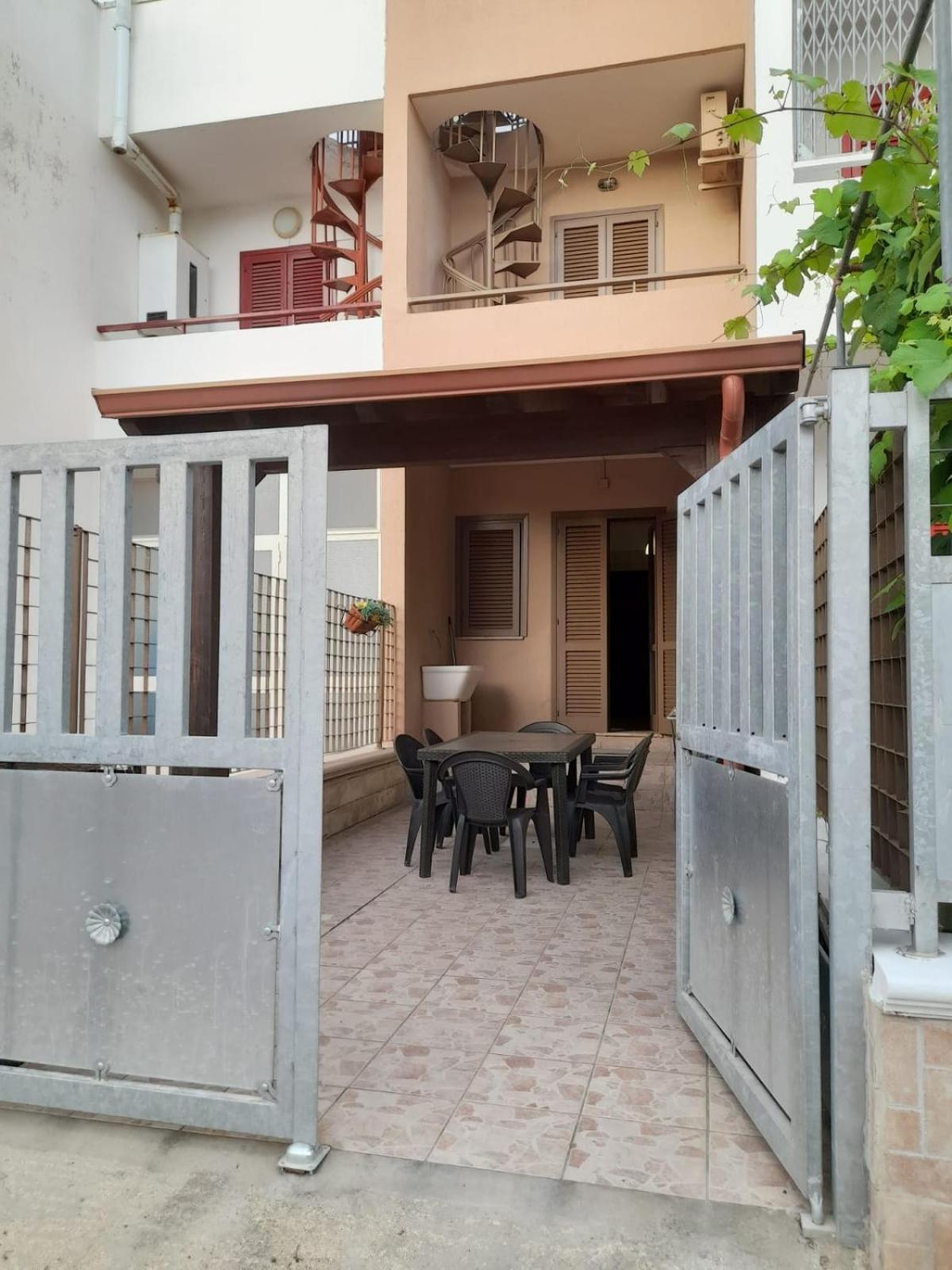 Caravaggio Apartment Porto Cesareo Bagian luar foto